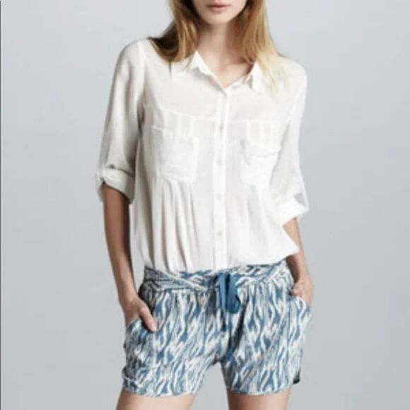 Joie Layana Silk Shorts L Blue White Ikat Print EUC - Picture 11 of 11